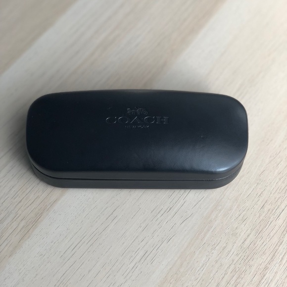 Women’s Coach sunglasses. - Picture 3 of 5